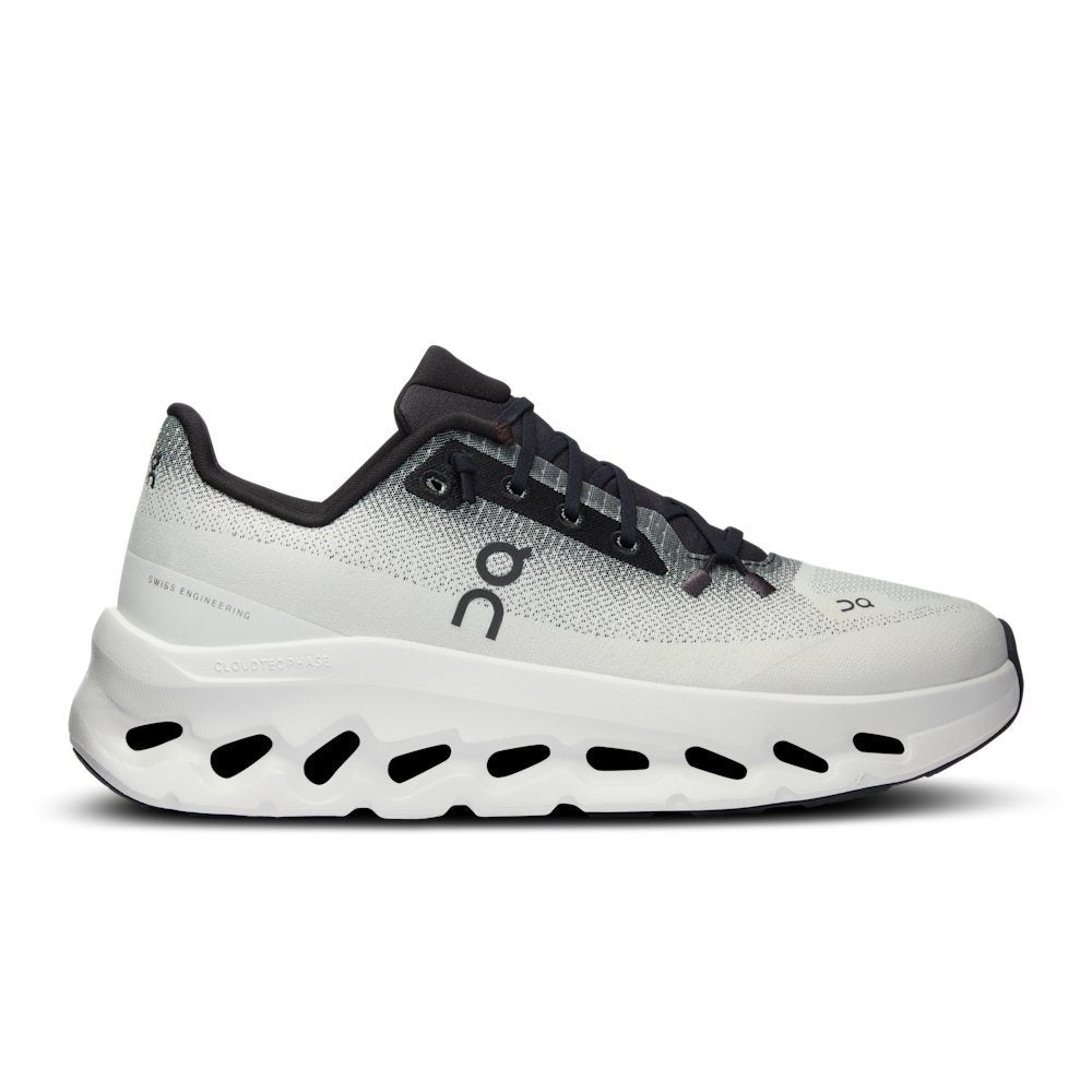 On Cloudtilt — Black / Ivory