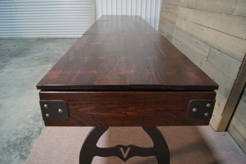 Venture Williamsburg 18' Shuffleboard Table