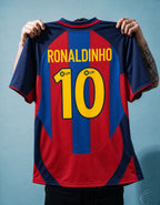 Ronaldinho Barcelona Home Jersey 2003/04 — image 4