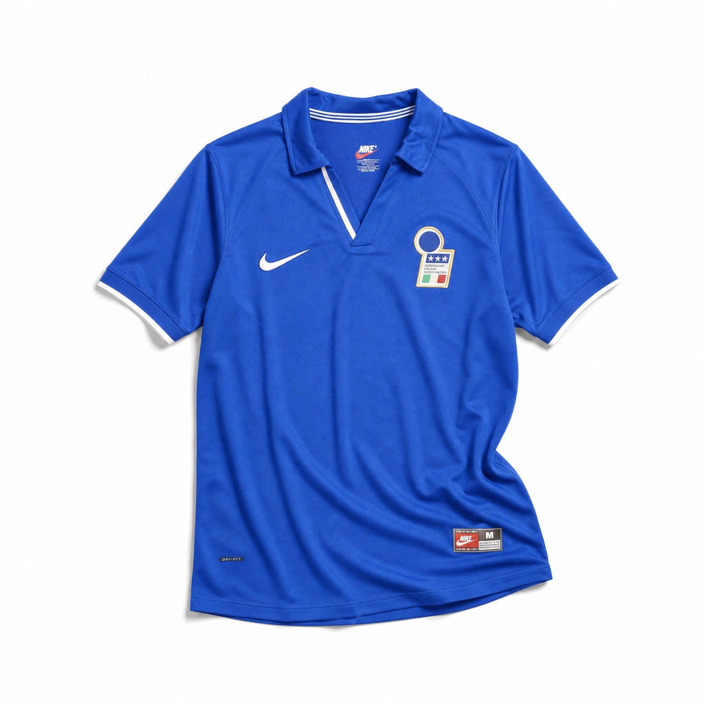 Totti Italy Home Jersey 1999 — image 1