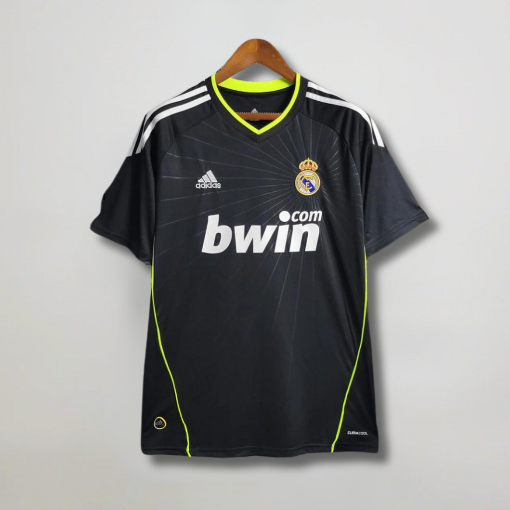 Kaká Real Madrid Away Jersey 2010/11 — image 3