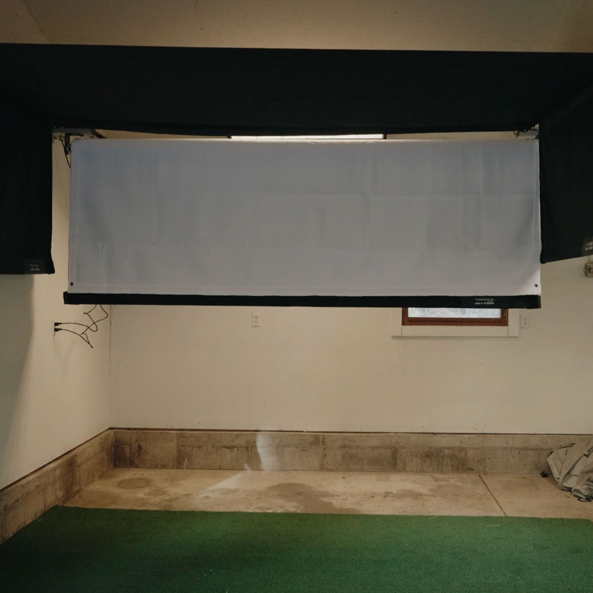 Garmin Approach R10 SportScreen Vanish Retractable Golf Studio Complete Package | Home Golf Simulator Studio with Impact Screen, Enclosure, Hitting Mat, Putting Turf & Projector