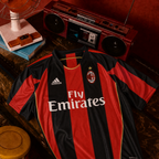 Ronaldinho Milan Home Jersey 2010/11 — image 4