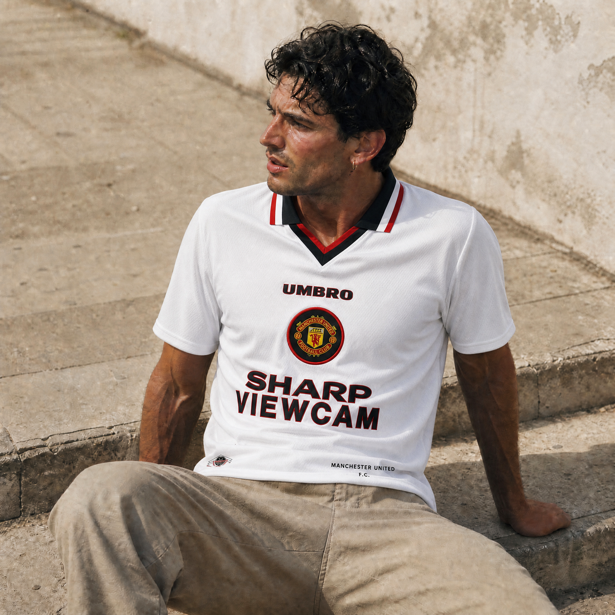 Cantona Manchester United Away Jersey 1996/97 — image 3